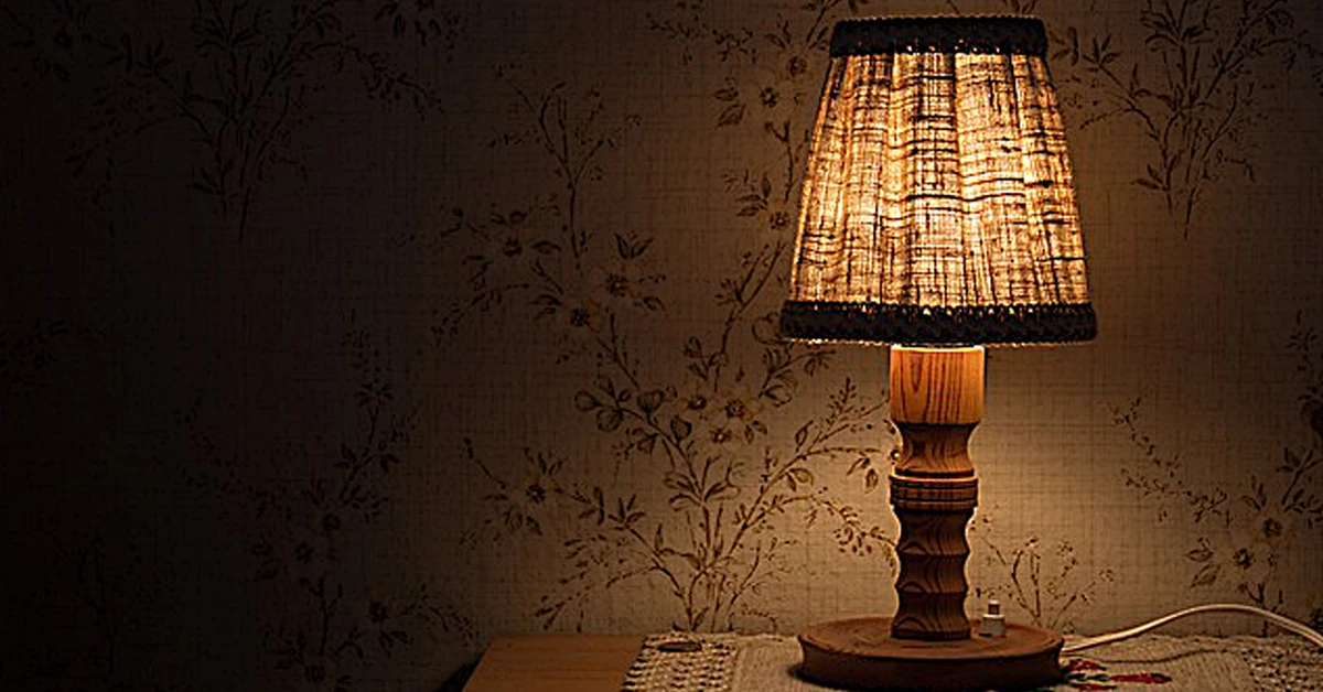 Read more about the article The Role Of Table Lamp In Your Home Lighting Scheme